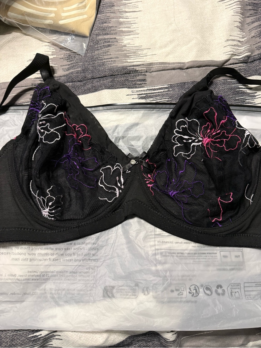 Black Embroidered Floral Underwire Bra - Women's Intimates